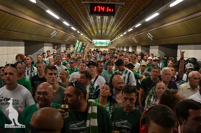 DĚNÍ NA TRIBUNÁCH: Sparta - Bohemians