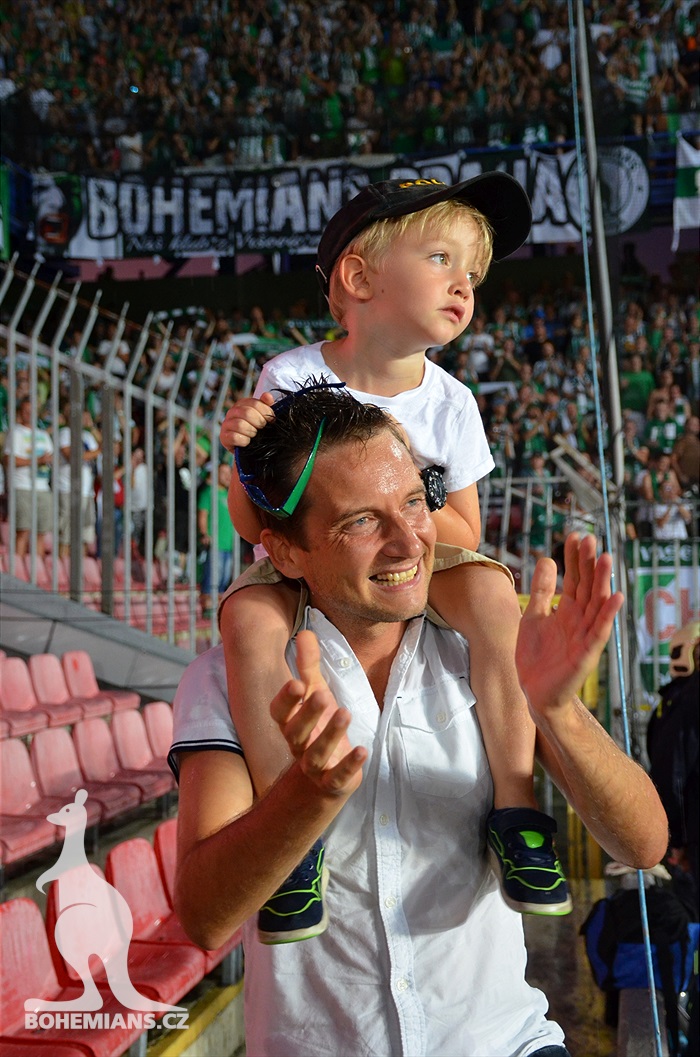 DĚNÍ NA TRIBUNÁCH: Sparta - Bohemians