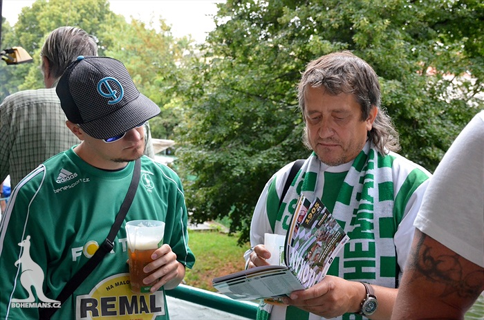 DĚNÍ NA TRIBUNÁCH: Bohemians - Hradec