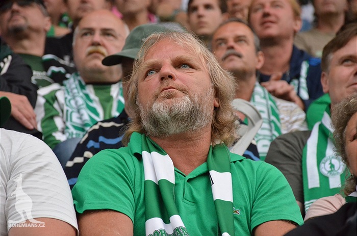 DĚNÍ NA TRIBUNÁCH: Bohemians - Hradec