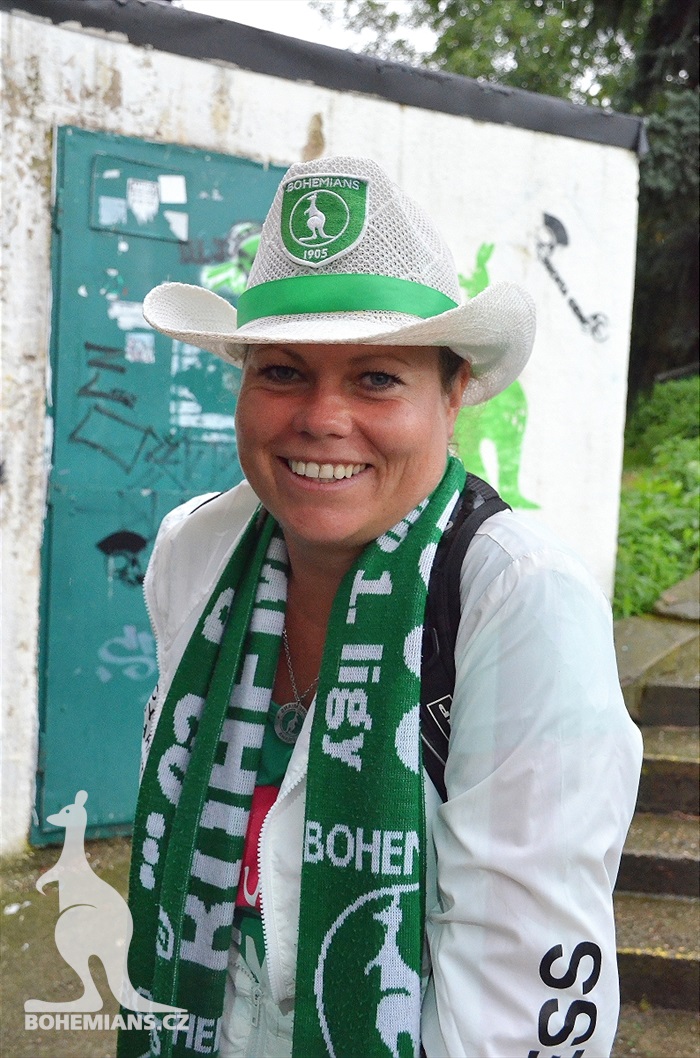 DĚNÍ NA TRIBUNÁCH: Bohemians - Hradec