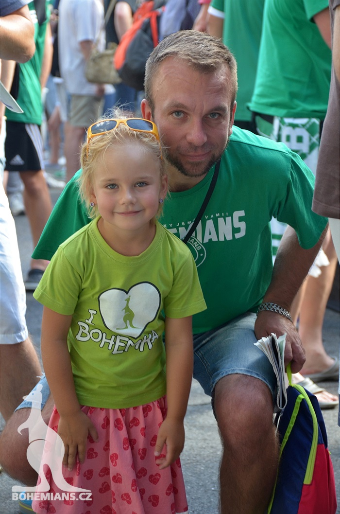 DĚNÍ NA TRIBUNÁCH: Bohemians - Karviná