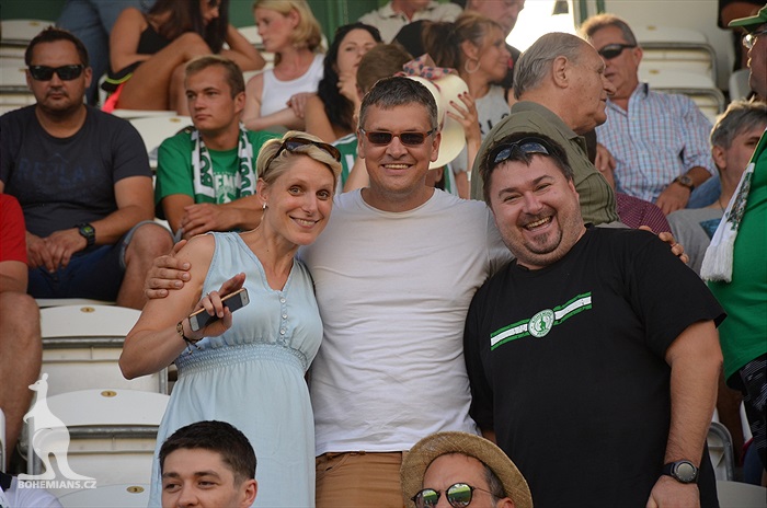 DĚNÍ NA TRIBUNÁCH: Bohemians - Karviná