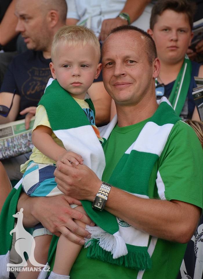 DĚNÍ NA TRIBUNÁCH: Bohemians - Karviná