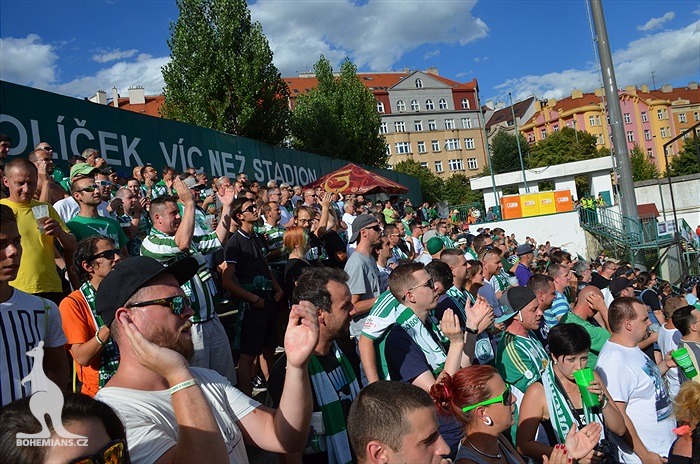 DĚNÍ NA TRIBUNÁCH: Bohemians - Karviná