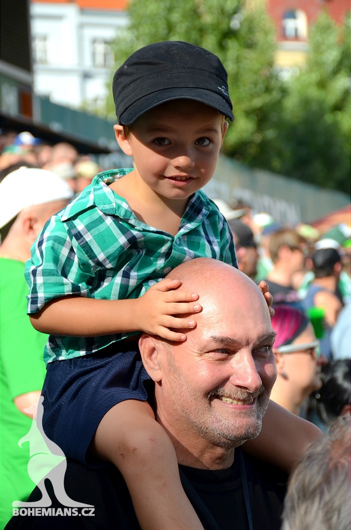 DĚNÍ NA TRIBUNÁCH: Bohemians - Karviná