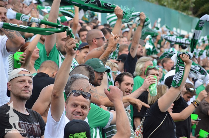 DĚNÍ NA TRIBUNÁCH: Bohemians - Karviná