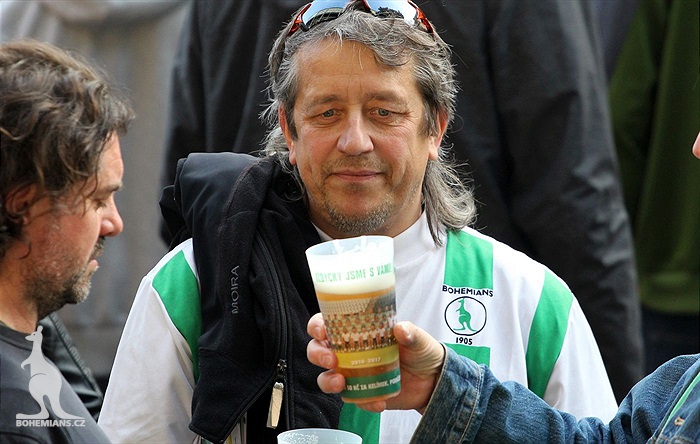 DĚNÍ NA TRIBUNÁCH: Bohemians - Slavia