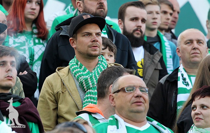 DĚNÍ NA TRIBUNÁCH: Bohemians - Slavia