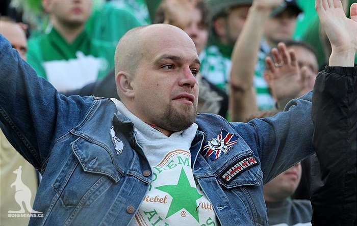 DĚNÍ NA TRIBUNÁCH: Bohemians - Slavia