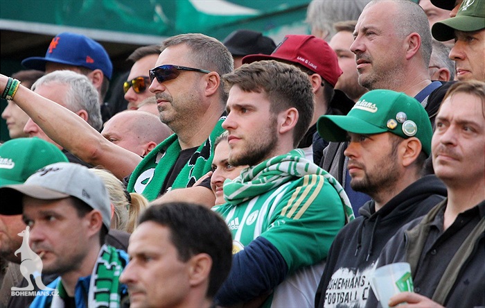 DĚNÍ NA TRIBUNÁCH: Bohemians - Slavia