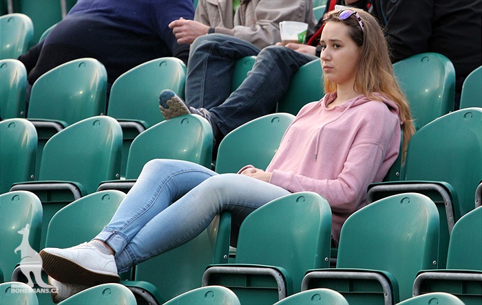 DĚNÍ NA TRIBUNÁCH: Bohemians - Slavia