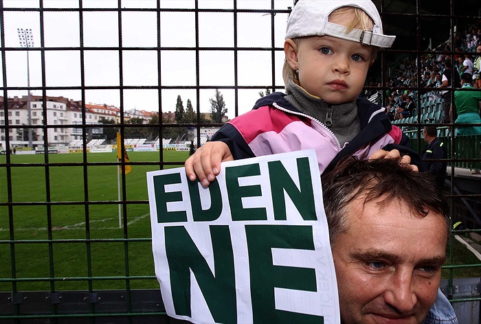 Fanoušci vyjádřili svůj názor na budoucnost stadionu Bohemky.