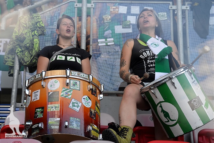 DĚNÍ NA TRIBUNÁCH: Plzeň - Bohemians