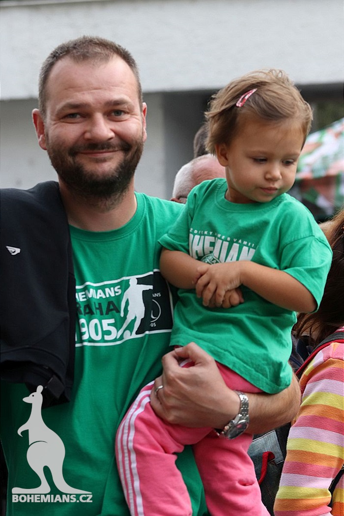 DĚNÍ NA TRIBUNÁCH: Bohemians - Slovácko