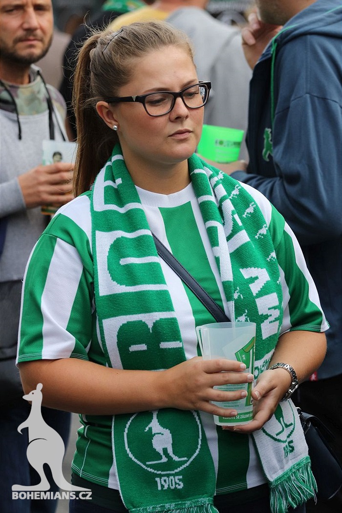 DĚNÍ NA TRIBUNÁCH: Bohemians - Slovácko