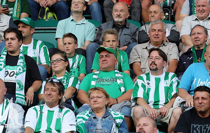 DĚNÍ NA TRIBUNÁCH: Bohemians - Slovácko