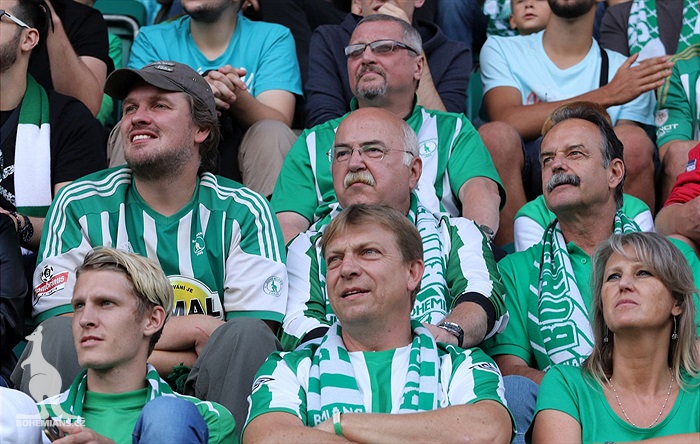 DĚNÍ NA TRIBUNÁCH: Bohemians - Slovácko