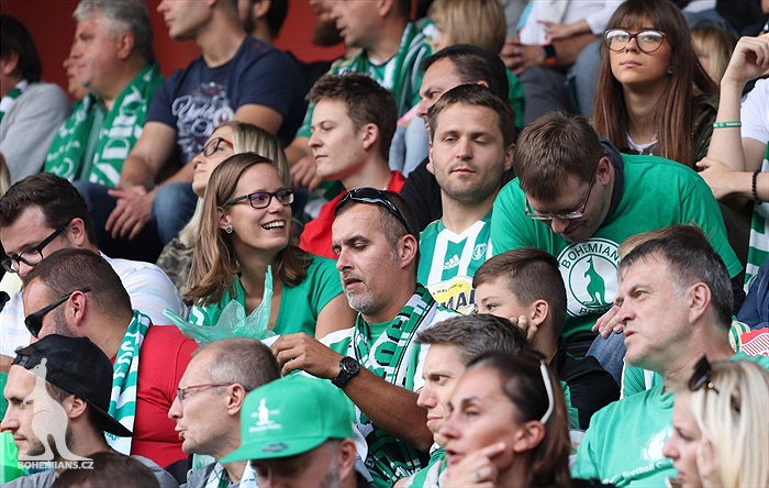 DĚNÍ NA TRIBUNÁCH: Bohemians - Slovácko