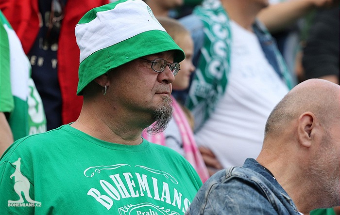 DĚNÍ NA TRIBUNÁCH: Bohemians - Slovácko