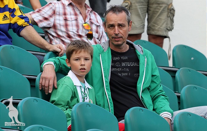 DĚNÍ NA TRIBUNÁCH: Bohemians - Slovácko