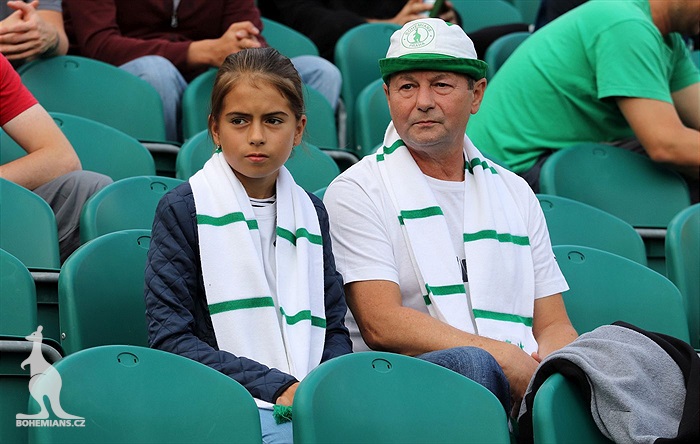 DĚNÍ NA TRIBUNÁCH: Bohemians - Slovácko