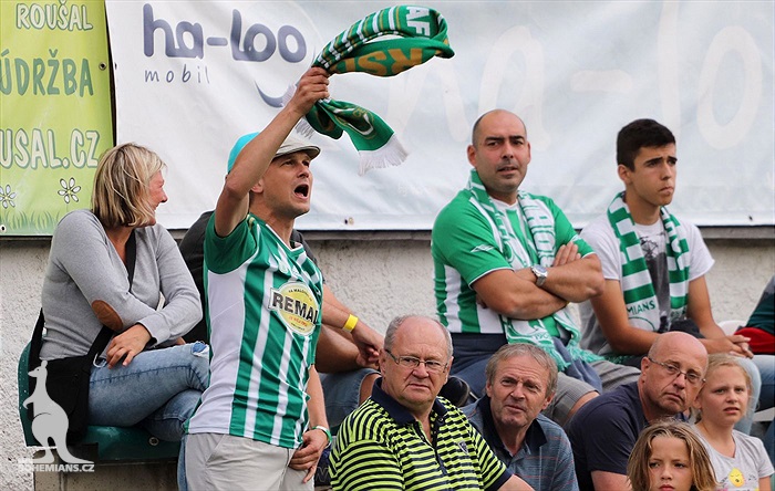 DĚNÍ NA TRIBUNÁCH: Bohemians - Slovácko