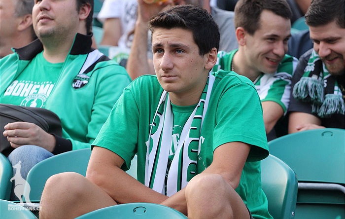 DĚNÍ NA TRIBUNÁCH: Bohemians - Slovácko