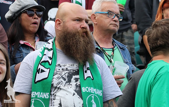 DĚNÍ NA TRIBUNÁCH: Bohemians - Slovácko