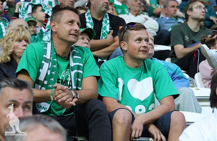DĚNÍ NA TRIBUNÁCH: Bohemians - Slovácko