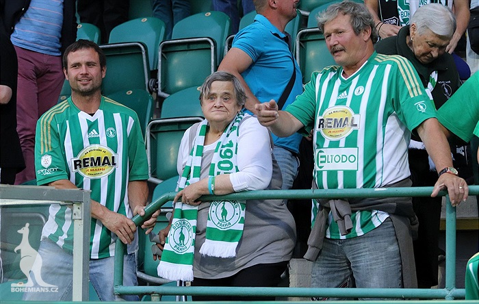 DĚNÍ NA TRIBUNÁCH: Bohemians - Slovácko