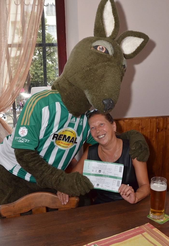 Klokan zval fanoušky ve Vršovicích na fotbal