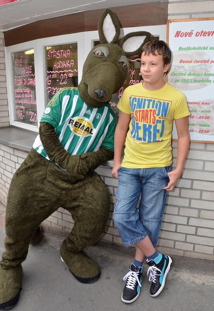 Klokan zval fanoušky ve Vršovicích na fotbal