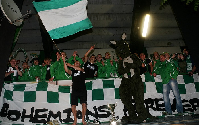 Tak jsme první, no a cóóó...