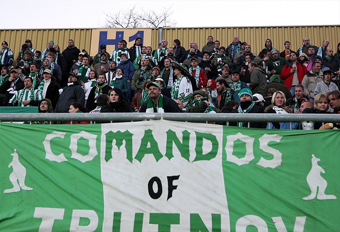 Přes dvě stovky fanoušků Bohemians.