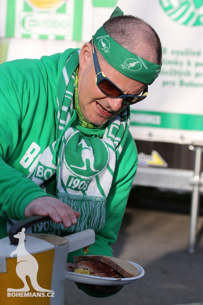 Dění na tribunách: Bohemians - Plzeň