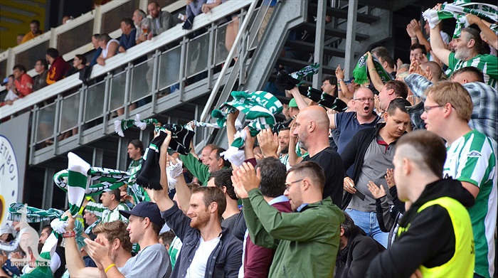 DĚNÍ NA TRIBUNÁCH: Dukla - Bohemians