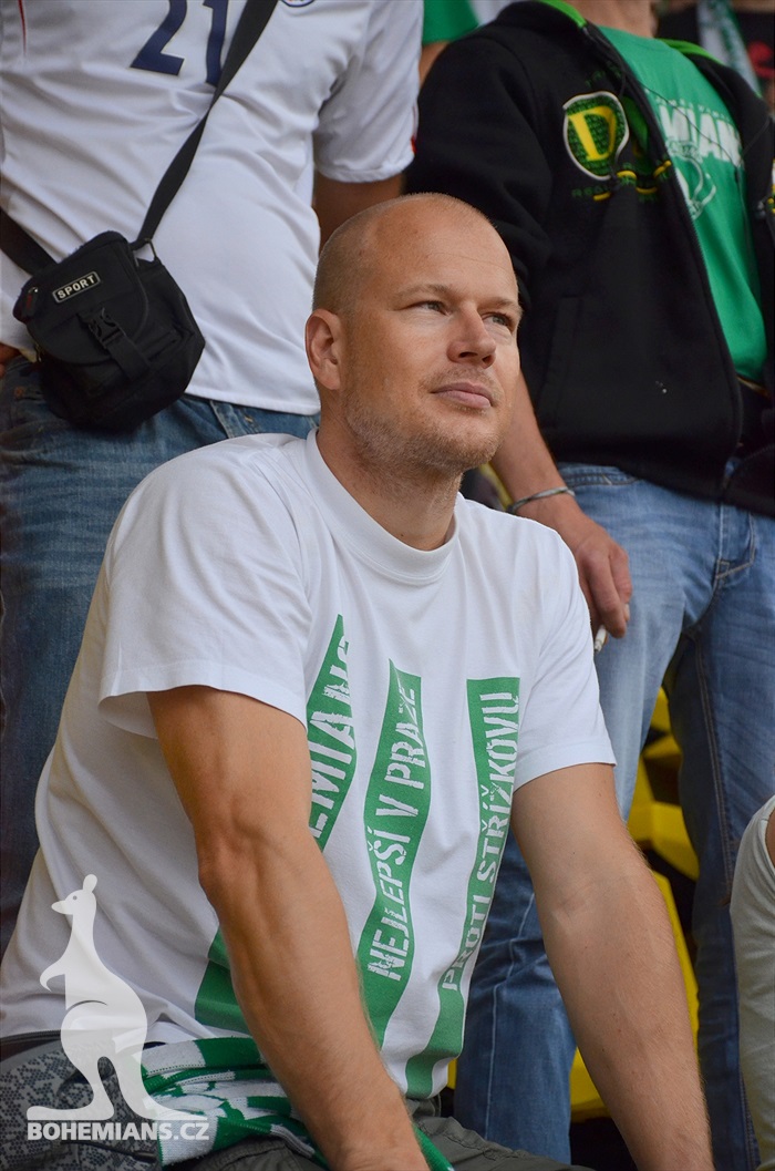 DĚNÍ NA TRIBUNÁCH: Dukla - Bohemians