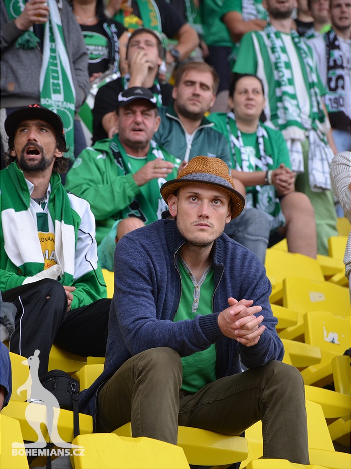 DĚNÍ NA TRIBUNÁCH: Dukla - Bohemians