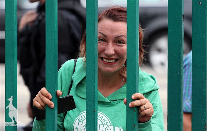 DĚNÍ NA TRIBUNÁCH: Bohemians - Slavia
