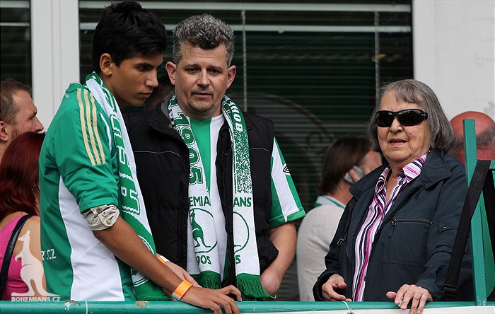 DĚNÍ NA TRIBUNÁCH: Bohemians - Slavia