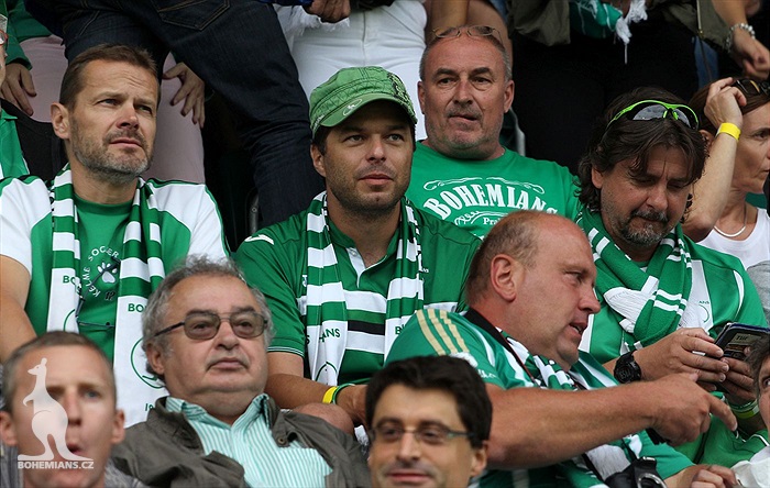 DĚNÍ NA TRIBUNÁCH: Bohemians - Slavia