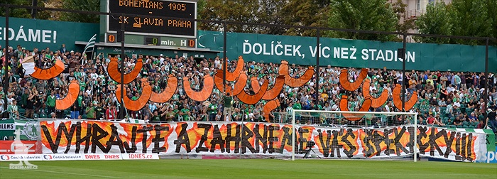DĚNÍ NA TRIBUNÁCH: Bohemians - Slavia