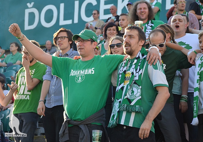 Dění na tribunách - Dětský den a utkání se Slovanem Bratislava