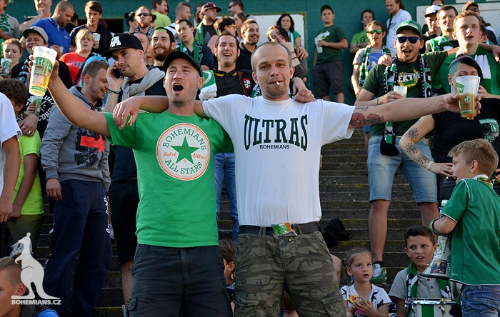 Dění na tribunách - Dětský den a utkání se Slovanem Bratislava