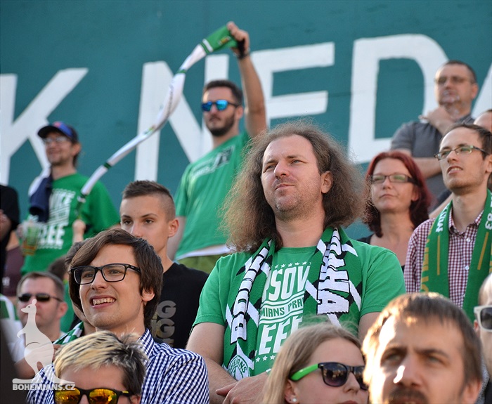 Dění na tribunách - Dětský den a utkání se Slovanem Bratislava