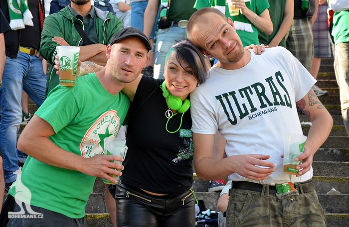 Dění na tribunách - Dětský den a utkání se Slovanem Bratislava