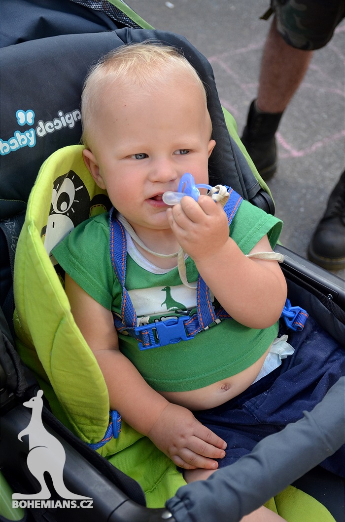 Dění na tribunách - Dětský den a utkání se Slovanem Bratislava