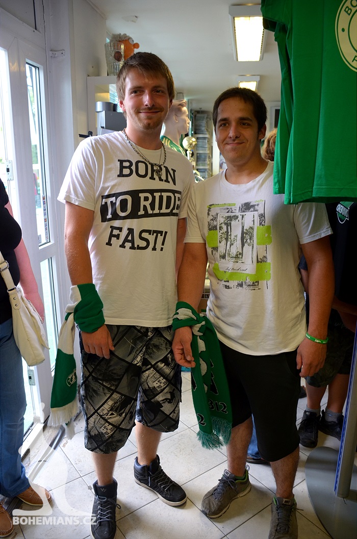 DĚNÍ NA TRIBUNÁCH: Bohemians - Pardubice