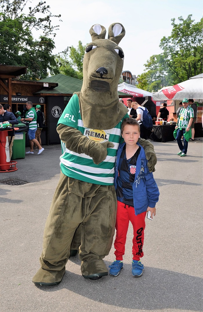 opava_nadstavbajaro_deni na tribunach